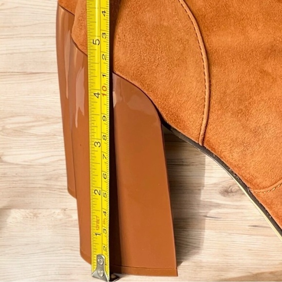 019 Vince Camuto | NWOT $130 Cognac Suede Block Heel Ankle Bootie (Size 7) - Picture 7 of 11